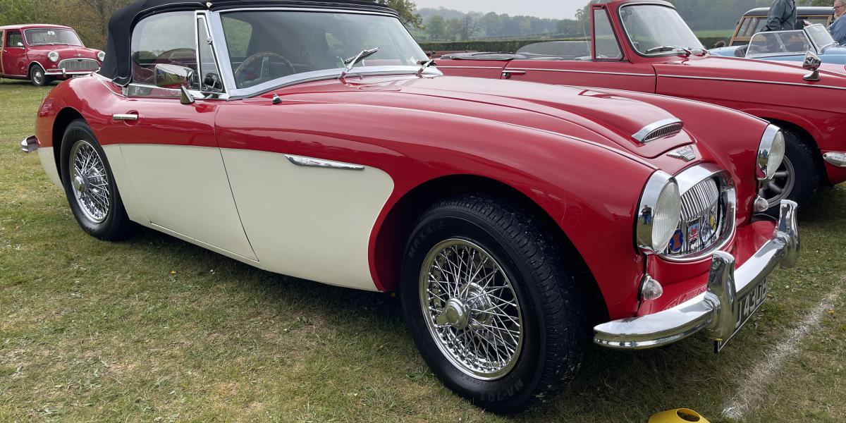 It's a MKII - The Austin Healey 3000